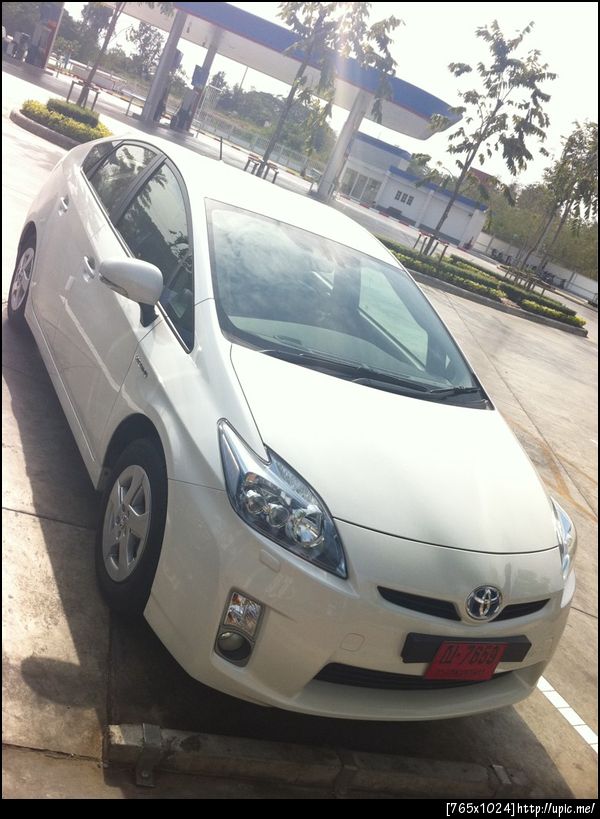 ขับ Prius มาถึงลพบุรี วิ่งไปประมาณ 200กม ที่ความเร็ว 120-140กม/ชม ระบบแจ้งว่าใช้น้ำมัน 19กม/ลิตร