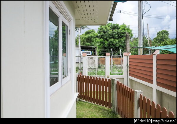หลังที่ 1 และ 3 : ขายบ้านเดี่ยวพร้อมที่ดิน เชียงใหม่ มีห้องครัว สระว่ายน้ำ เฟอร์นิเจอร์หรูพร้อมแอร์ทุกห้อง ติดต่อ คุณเมลดา 086-376-9201 084-001-3530
