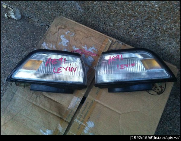 Corner Lamp Levin 01