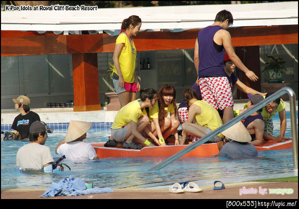 ฮยอนอาคะหัวเราะได้..XD