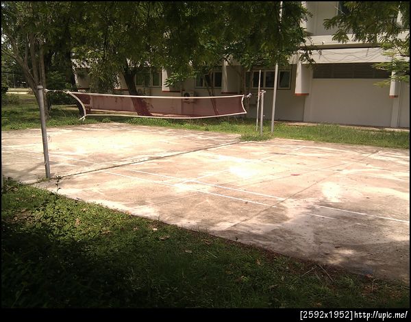 เดี๋ยวนี้มีสนามแบดด้้วยแฮะ