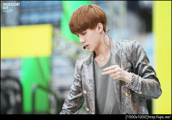 [Pic] 120608 Sehun @ Jeonju Music Bank [IRIDESCENT BOY] 4P