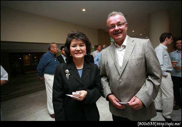 คุณอัญชลี 