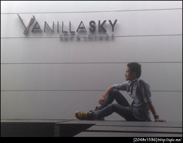 @blackcats_29 นี่มืงจะนั่งถ่ายมิวสิคอีกนานไหม