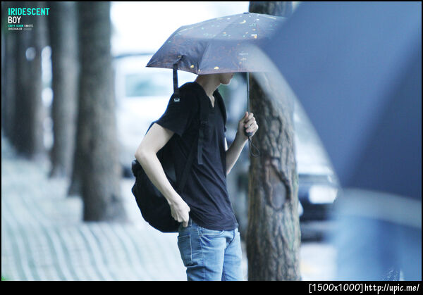 [Pic] 120706 Sehun on the way go to Fighting Korea KBS Open Concert [IRIDESCENT BOY] 8P