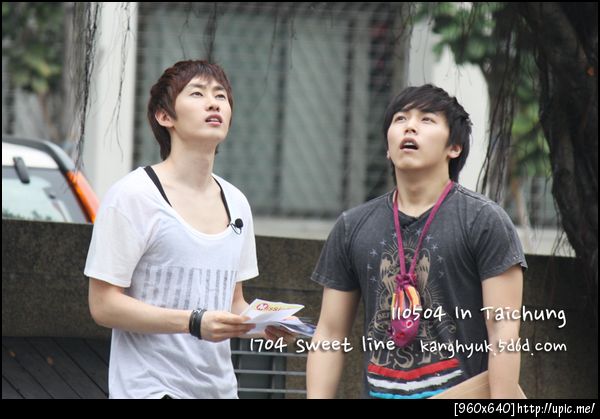 110504 HyukMin recording @Taichung 