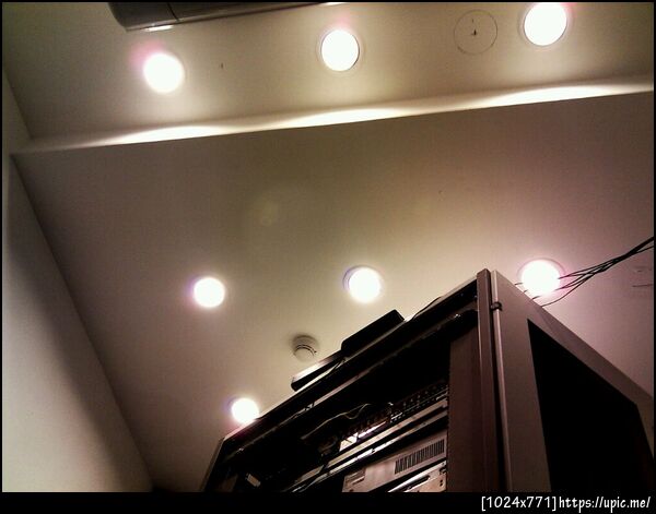 ห้อง server นึกว่าตู้ฟักไข่