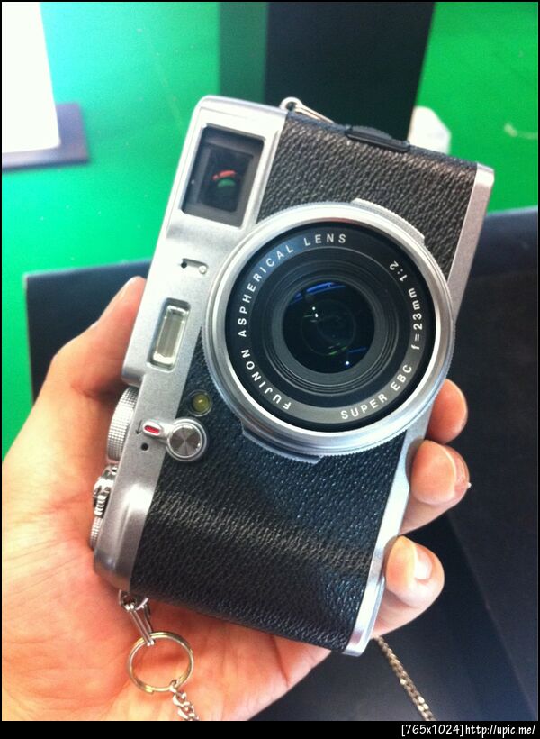 FujiFilm X100 ตัวเมพ 32,900 ถูกกว่าอเมริกาอีก เหลือ 9 ตัวสุดท้ายในงาน Commart