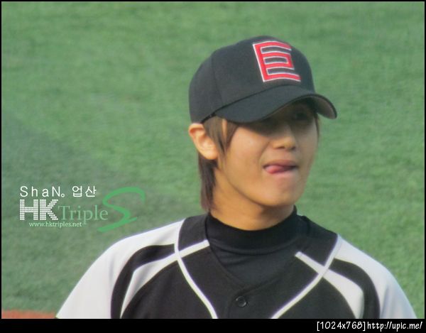 110224 Young Saeng at M4's MV Shooting with Baseball Team