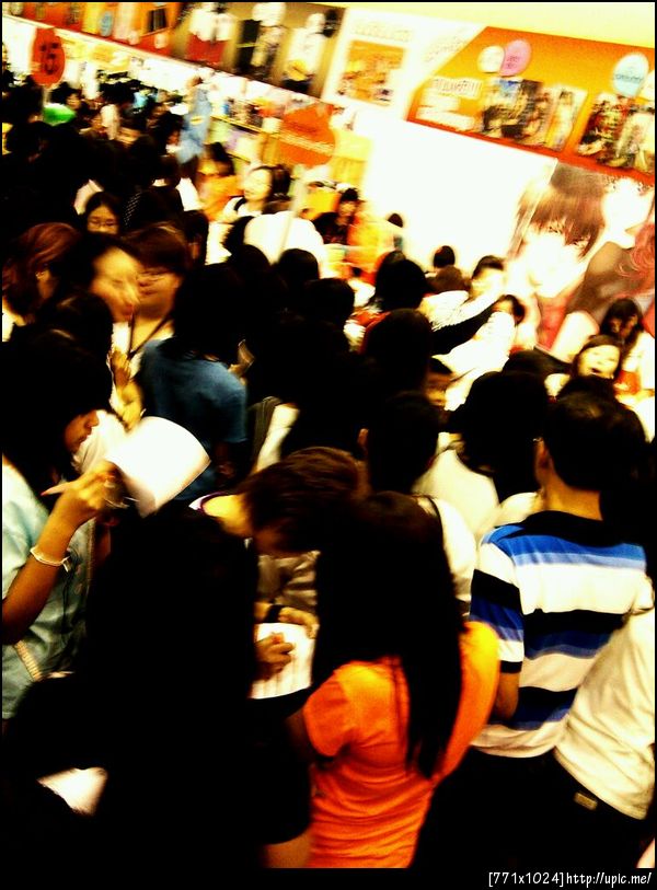 แจ่มใสเค้าแจกหนังสือฟรีกันเหรอ