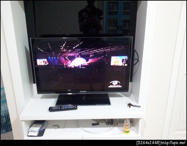 แว่นมันเบี้ยวๆ รึเปล่าเนี่ย http://upic.me/eovx4