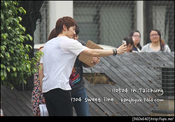 110504 HyukMin recording @Taichung 