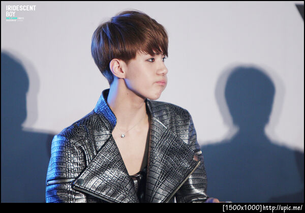 [Pic] 120602 Sehun @ Ginie Show [IRIDESCENT BOY] 9P