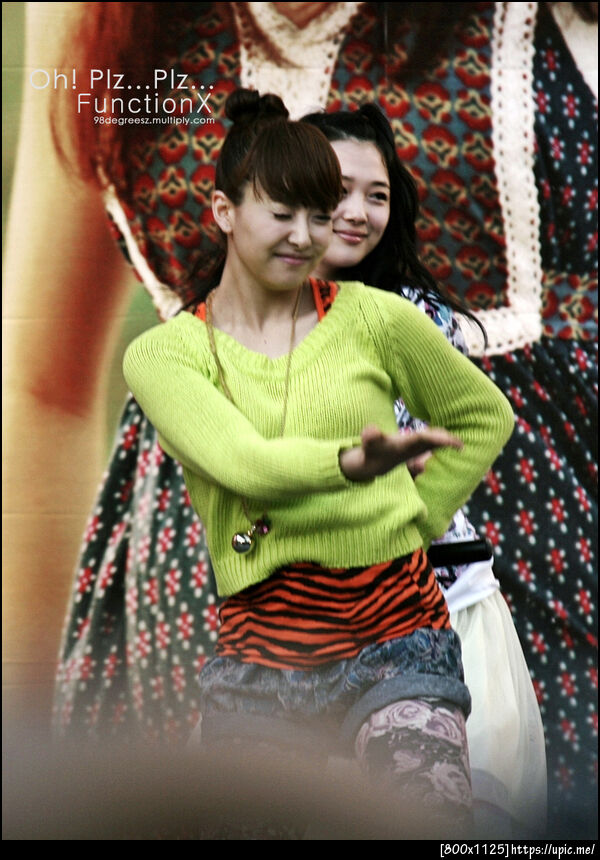 100320 Let's Chu with f(x) Victoria 1