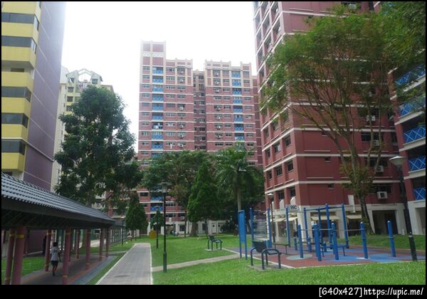 ห้องที่จะไปนอน มันก็จะเป็นตึกๆ แบบนี้ล่ะเน้อ @pingz @ZephyThor คงนอนกันได้ ไม่เรื่องมากนะ