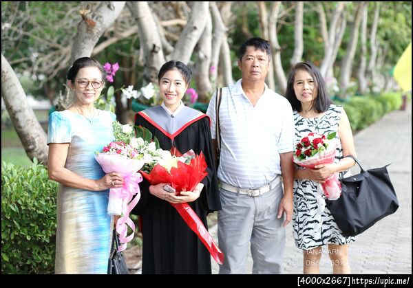 รับถ่ายภาพ รับปริญญา มศว นครนายก 085-0853236