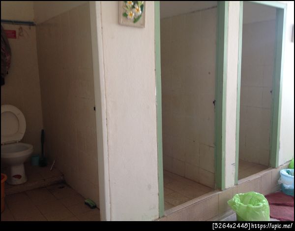 หอพักนิยมศิลป์ขอนแก่น หอหญิง 0815446181 ตั้งอยู่กลางใจเมือง ใกล้ที่เรียนพิเศษ เหมาะกับนักเรียนนักศึกษาคนทำงาน สะดวก ปลอดภัยราคาประหยัด