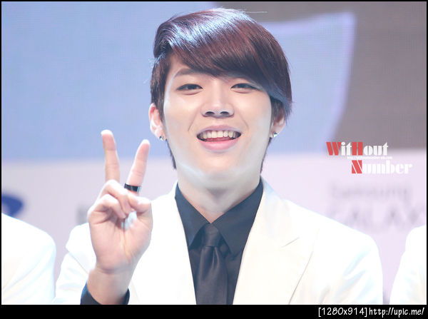 V(^_^)