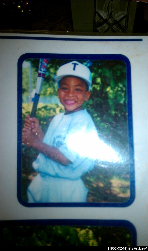 Tre fam puttin him on blast wit theae throwback pics! lol