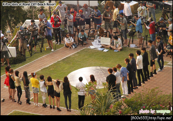 ครบองค์ทุกฝ่าย