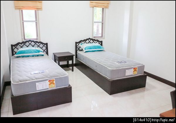 ขายบ้านเดี่ยวพร้อมที่ดิน เชียงใหม่ มีห้องครัว สระว่ายน้ำ เฟอร์นิเจอร์หรูพร้อมแอร์ทุกห้อง  ติดต่อ คุณเมลดา 086-376-9201 084-001-3530