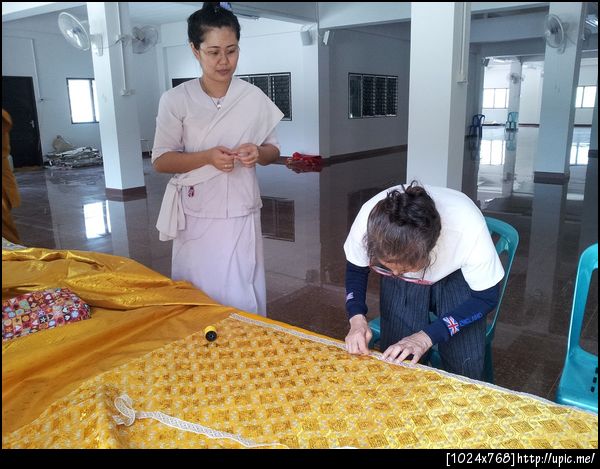 พี่แพร ! ทำไรคะ ? หมู เอ้ย หนูทำไม่เป็น