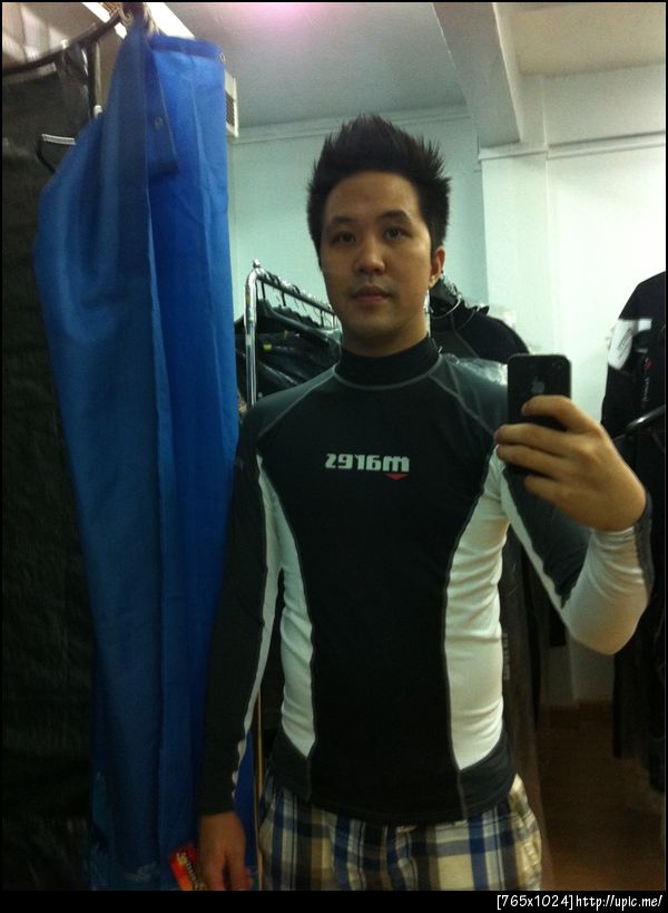 ซื้อ rash guard ใหม่ รัดรูปเซ็กซี่เลยมะ อิๆ