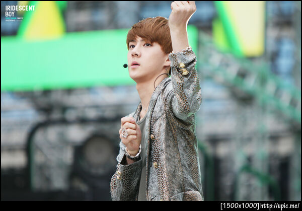 [Pic] 120608 Sehun @ Jeonju Music Bank [IRIDESCENT BOY] 4P
