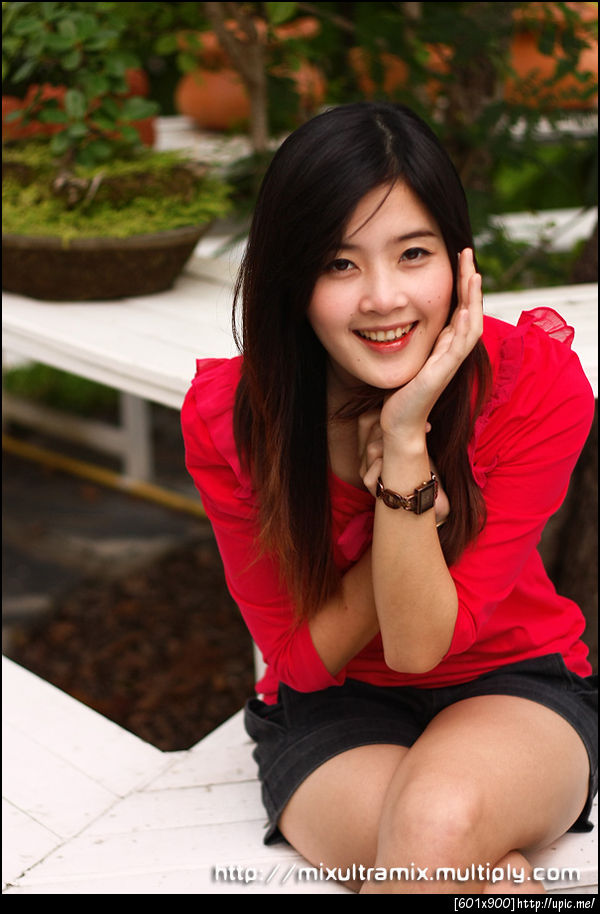 เข้ามาใกล้ ๆ มีไรจะบอก ,, :P