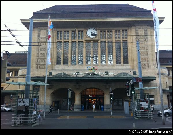สถานีรถไฟเมือง Lausanne เจอหน้ากันทุกวัน หวานยังกับคู่แต่งใหม่ อิๆ