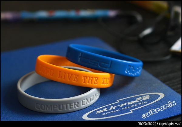 wristbands ที่ใส่ทุก ๆ วัน ,, มี 3 เส้น