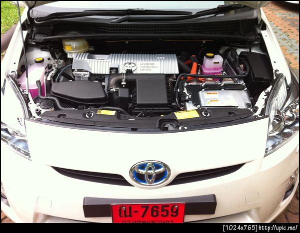 มาดูห้องเครื่อง Prius กันบ้าง ห้องเครื่องแน่น กระชับ อิๆ