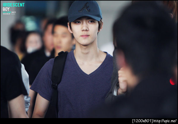 [Pic] 120522 Sehun @ Incheon Airport [IRIDESCENT BOY] 6P