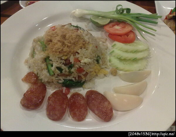 มาดูข้าวผัดจานละ 180 บาทกัน