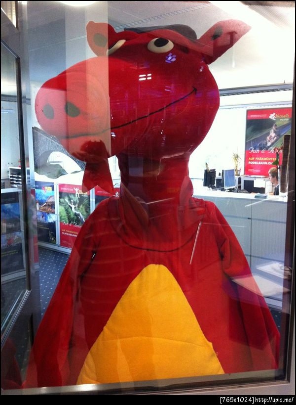 ไปล่ารูปมังกรจากยอดเขา Pilatus มาให้ @nuttaputch จนได้ ^^