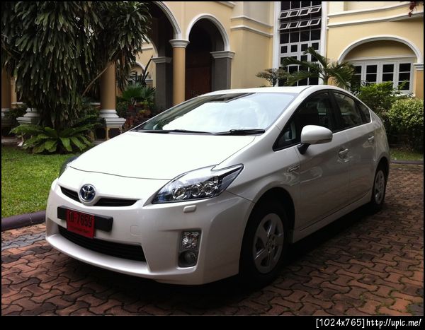 มอง Prius จากมุมข้างก็งามมมม
