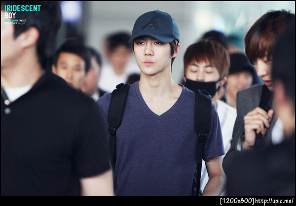[Pic] 120522 Sehun @ Incheon Airport [IRIDESCENT BOY] 6P