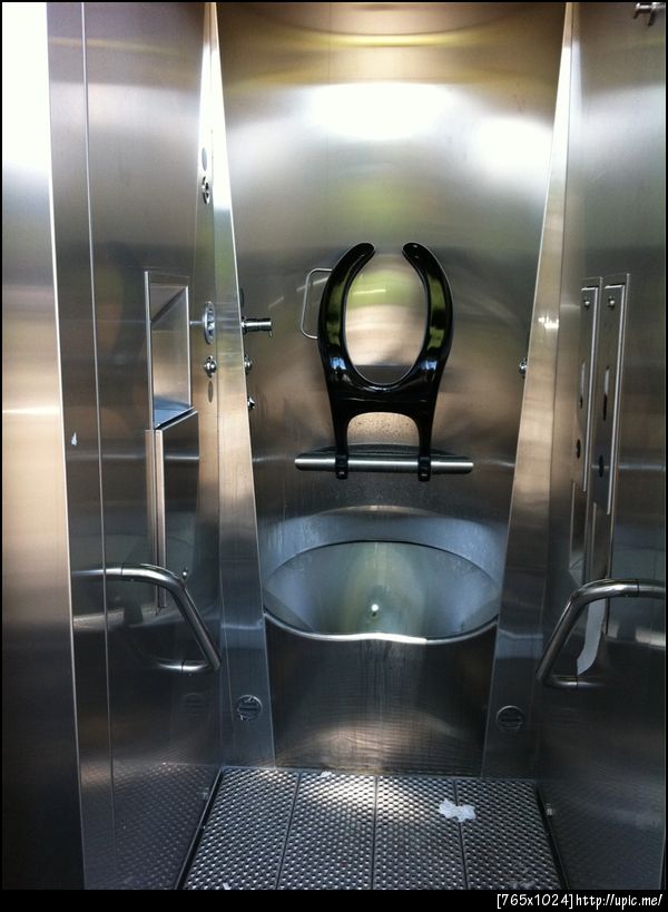 ห้องน้ำสาธารณะที่ Zurich เด็ดจริง