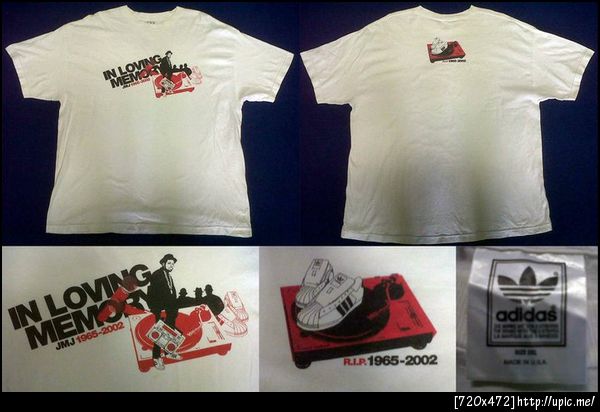 เสื้อ Adidas RUN DMC ทำเป็นที่ระลึกให้กับ JMJ ผู้จากไป สกรีนลายหน้าหลัง สีขาว สภาพดี อก24 ยาว28ไซท์ 2XL เอาไปแก้ไซท์ได้ตามใจ Made in USA ราคา 400 บาท
