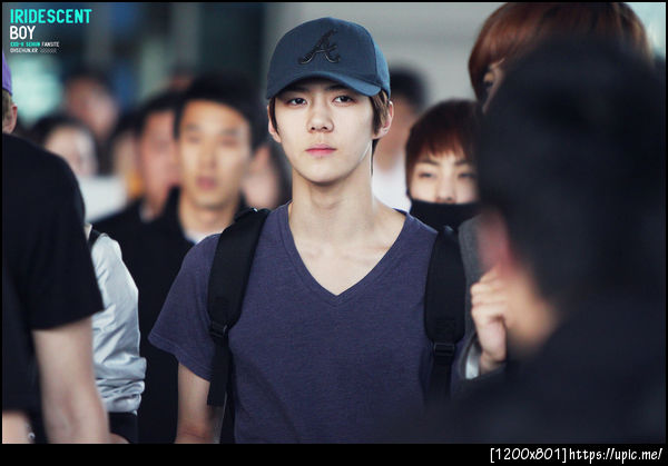 [Pic] 120522 Sehun @ Incheon Airport [IRIDESCENT BOY] 6P