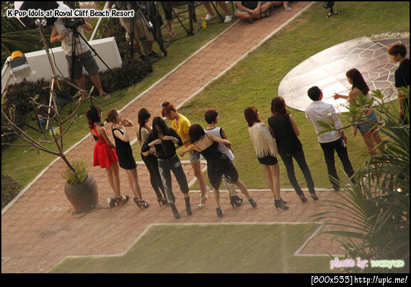 ฮาราอยากมีส่วนร่วม (แต่มือยังเกาะซึงยอน)