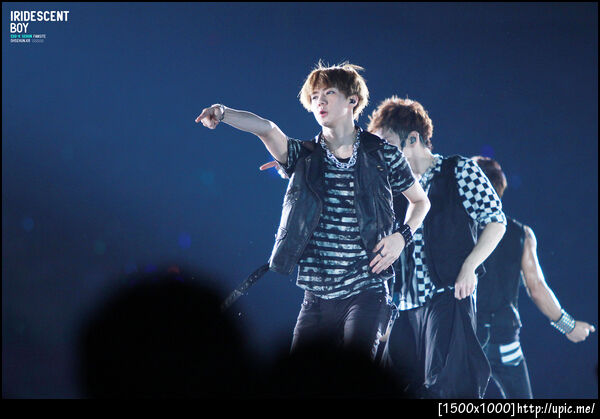 [Pic] 120818 Sehun @ SMT CONCERT in SEOUL [IRIDESCENT BOY] 6P
