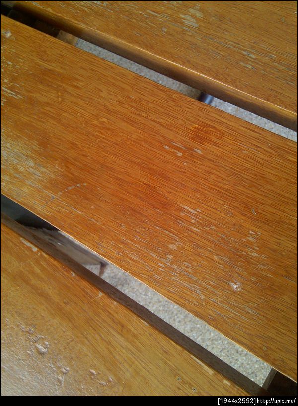 โต๊ะหน้าตึก