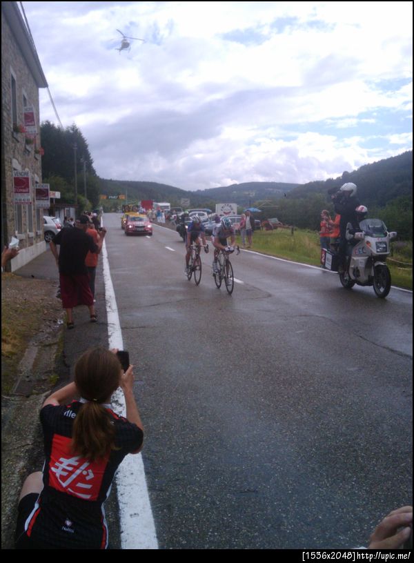 the leaders with less than 25kms to go #tdf