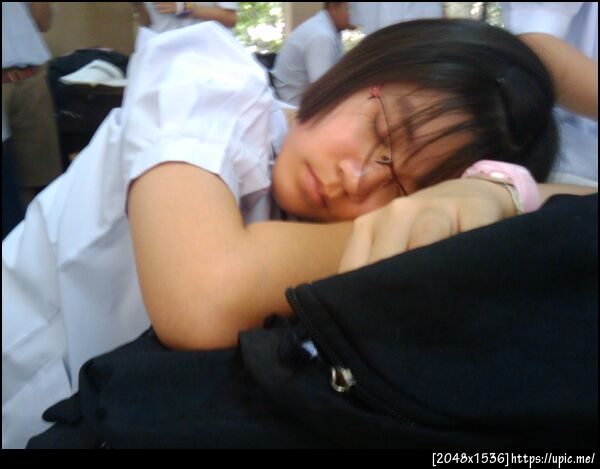 Magic ทำหน้าชัดหลังเบลอได้นะครับ (รูปนี้ไก่ถ่าย)