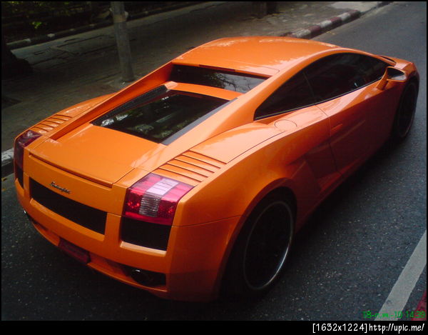 ขากลับเจอแลมโบกินิสีส้มสุดจี๊ด