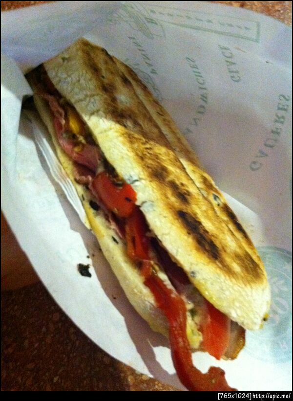 อาหารเย็นวันนี้ Panini Louis แซนด์วิช ร้อนๆ อร่อยมาก