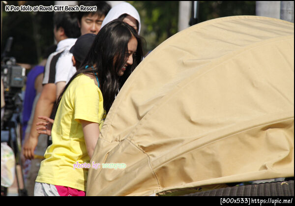 เดากันเองใครนั่งอยู่??