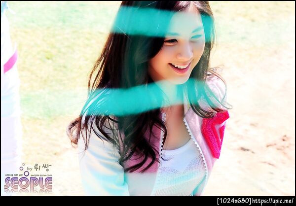 Who's she? where's she from? Ah! She's Yoong's Angle & She's from Yoong's heart >.<
