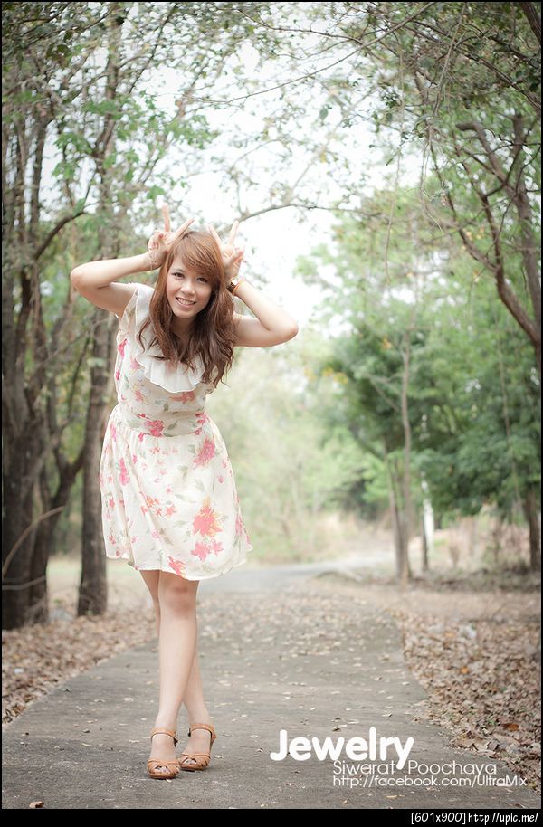 โพสท่าอะไรก็น่ารัก วุ้ย ,,, 